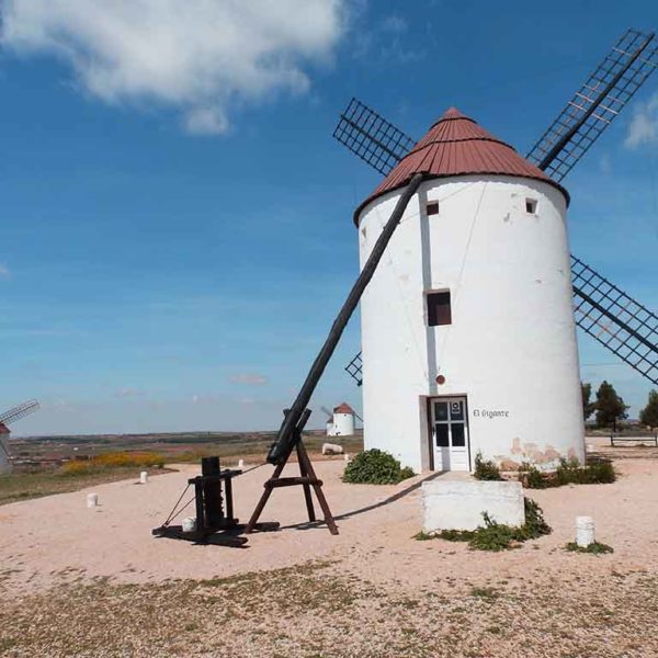 Ruta del Quijote Molinos de Viento en Mota